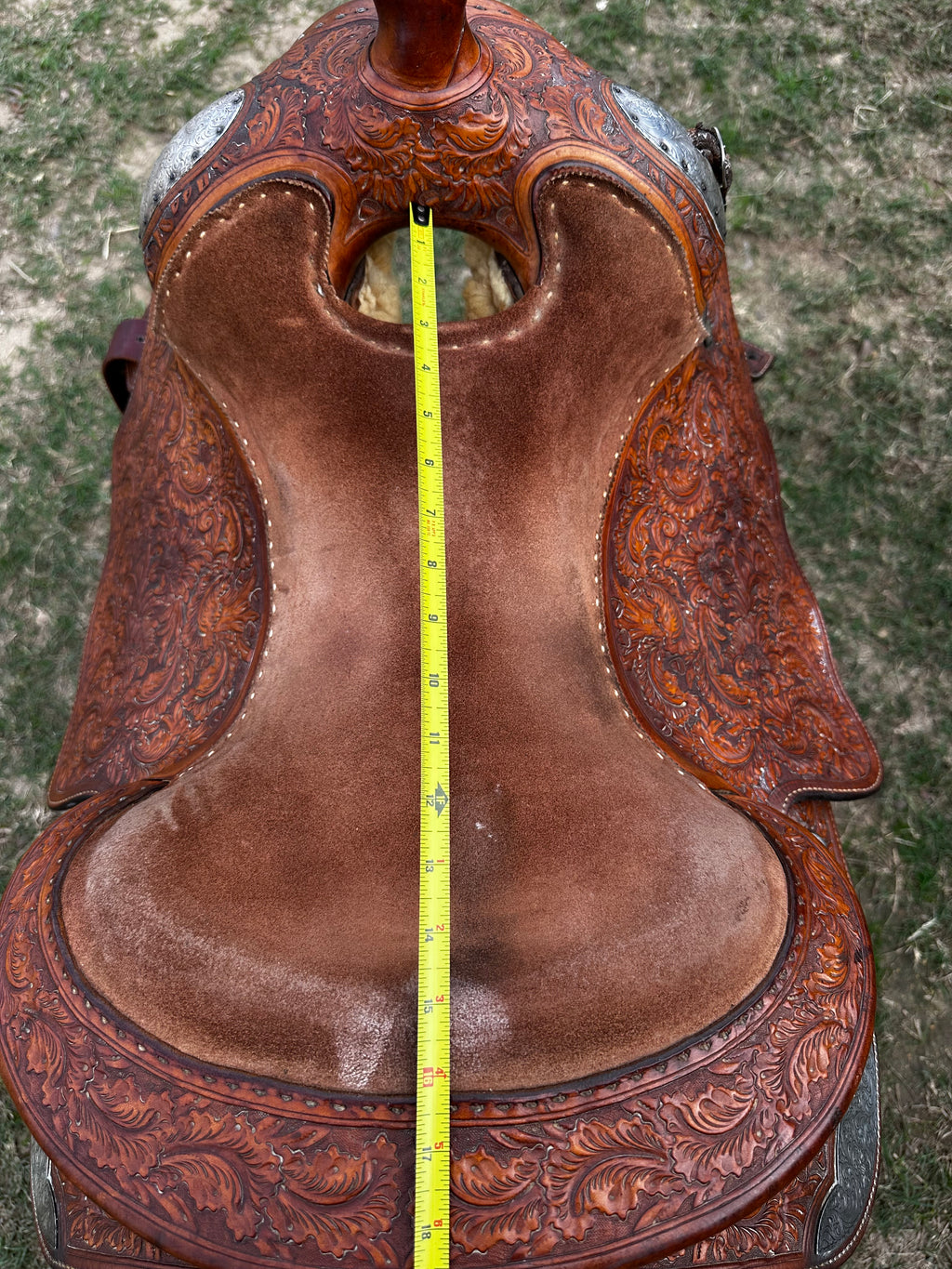 16” Blue Ribbon Pleasure Show Saddle
