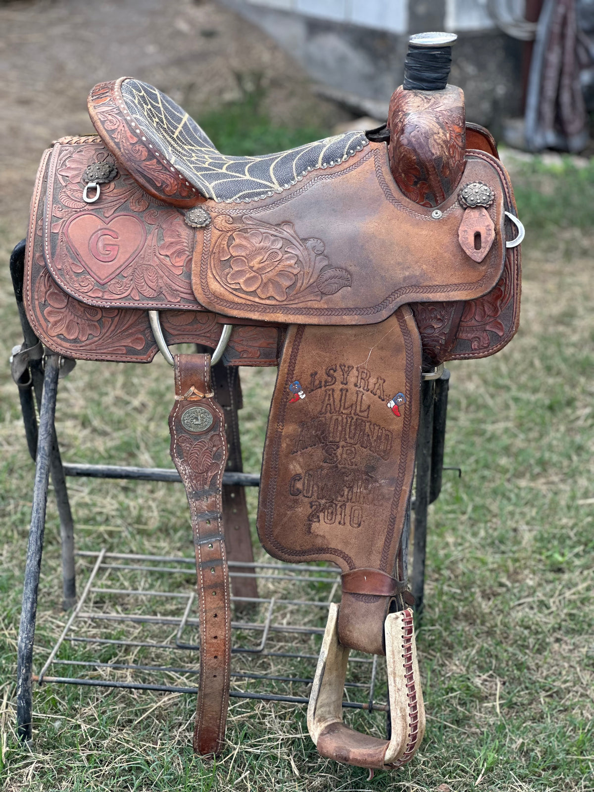 15” Double J Trophy Roping Saddle