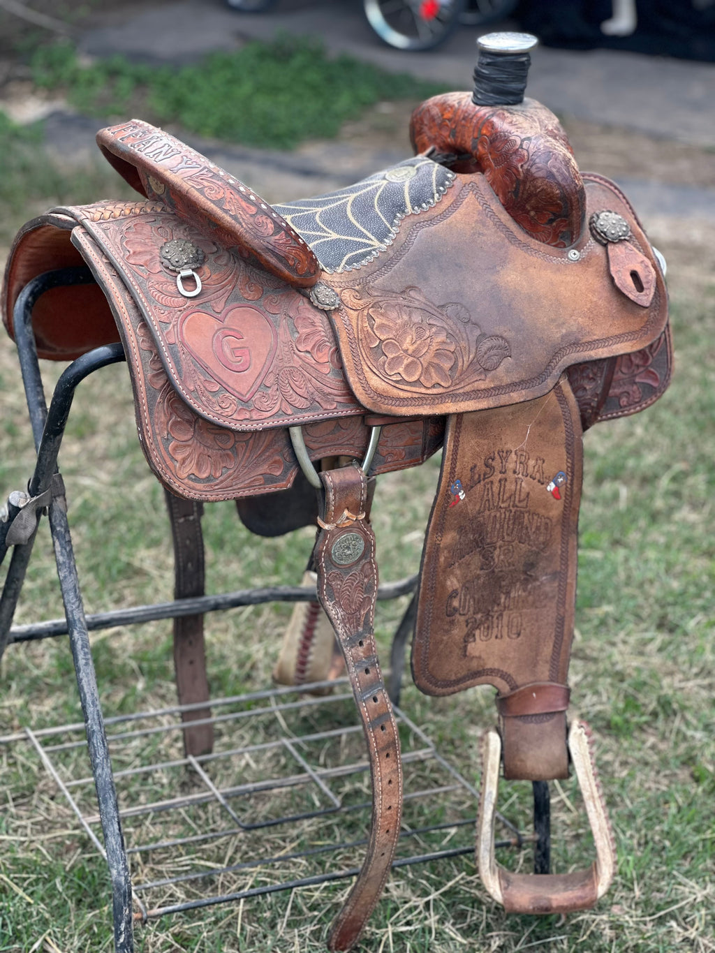 15” Double J Trophy Roping Saddle